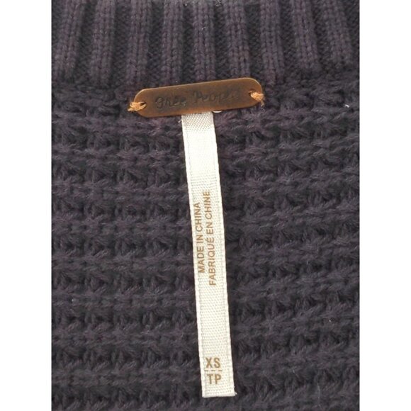 Free People Waffle‎ Knit Cold Shoulder Sweater Gray Asymmetrical Pullover XS - Picture 7 of 10